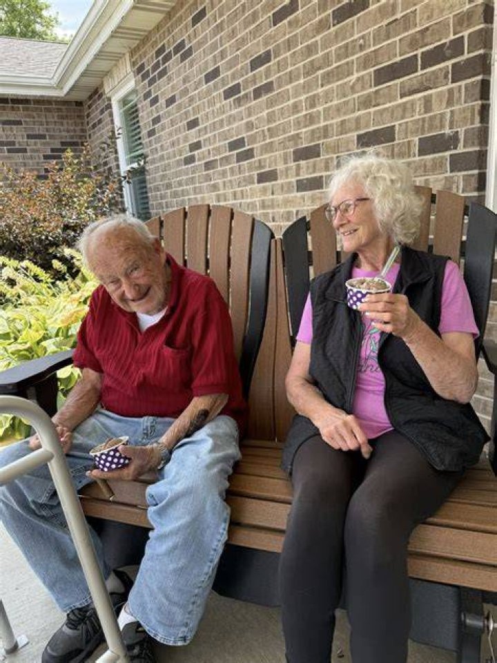 Relaxed Menage Problem - sitting arrangement for couples
